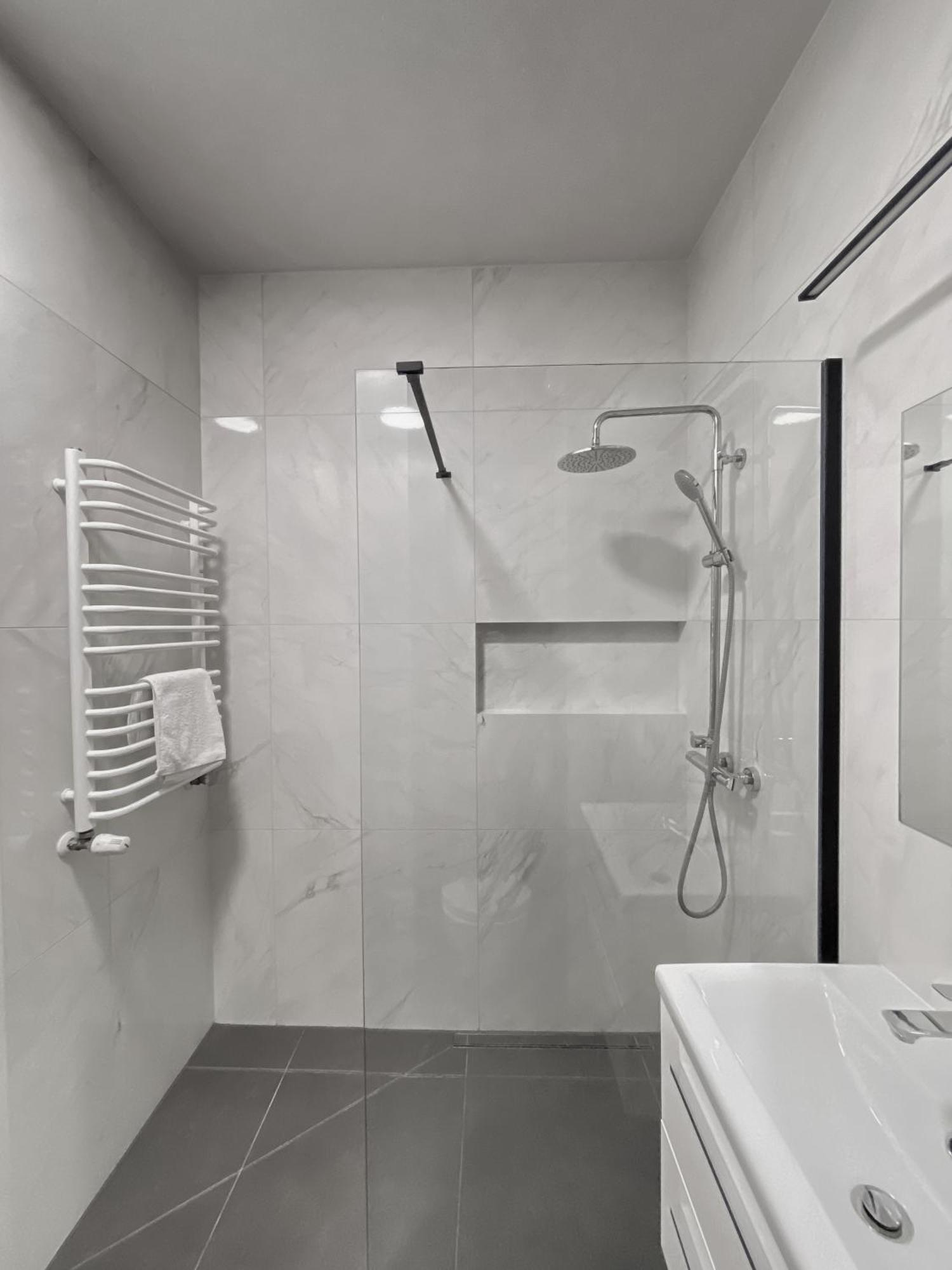 Like Home Apartments Krakow Bagian luar foto